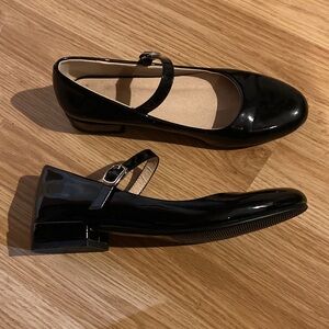 NWOT Patent Leather Round Toe Mary Janes Shoes Black sz 37.5 US 7